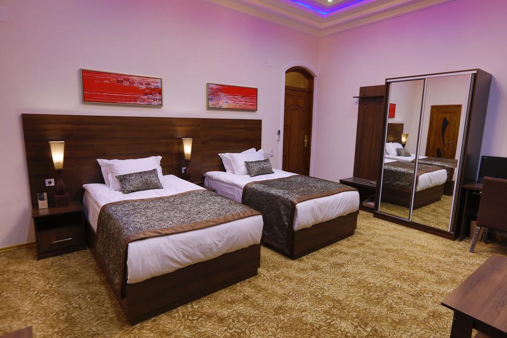 Lotte Palace Ντουσαμπέ Εξωτερικό φωτογραφία