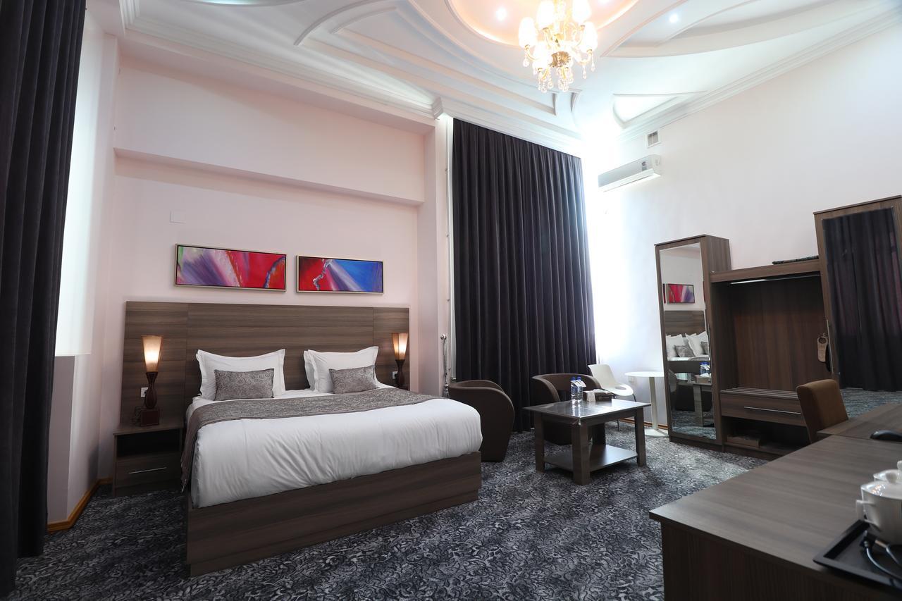 Lotte Palace Ντουσαμπέ Εξωτερικό φωτογραφία
