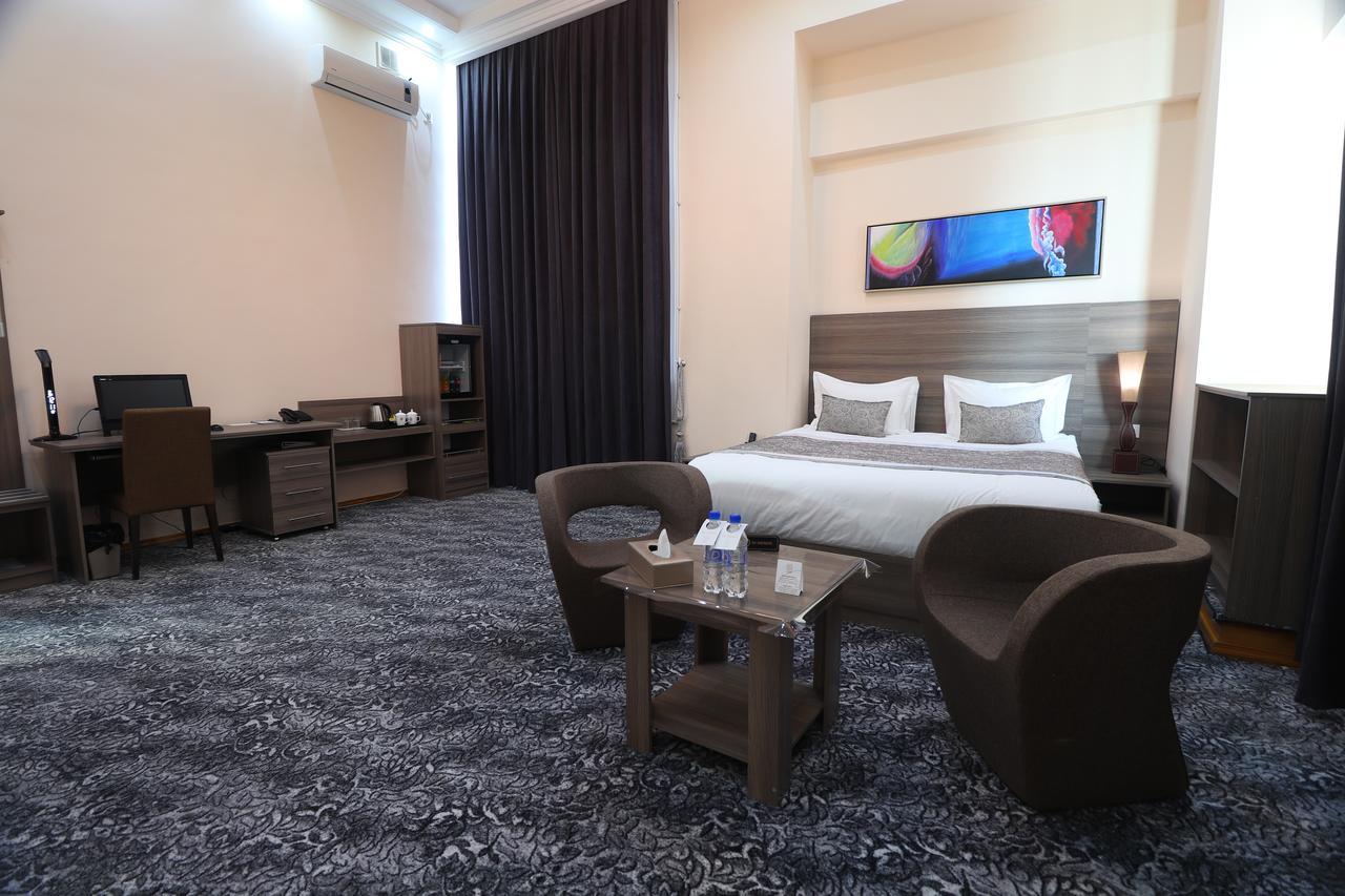 Lotte Palace Ντουσαμπέ Εξωτερικό φωτογραφία